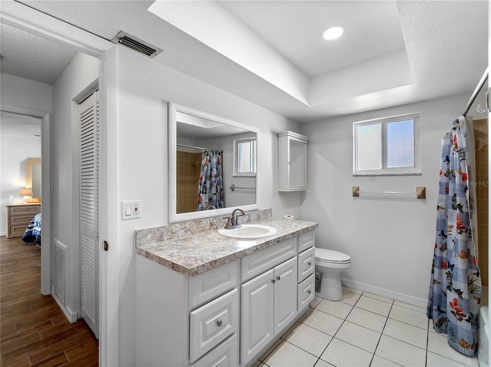 For Sale: $249,900 (2 beds, 2 baths, 1320 Square Feet)