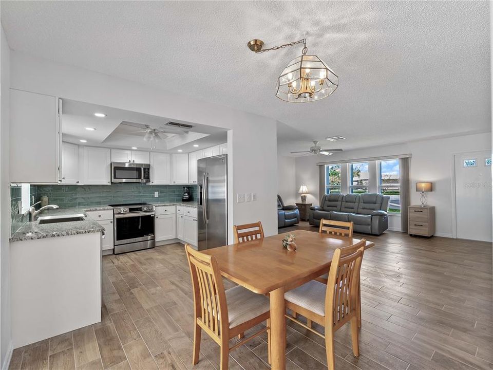 For Sale: $249,900 (2 beds, 2 baths, 1320 Square Feet)