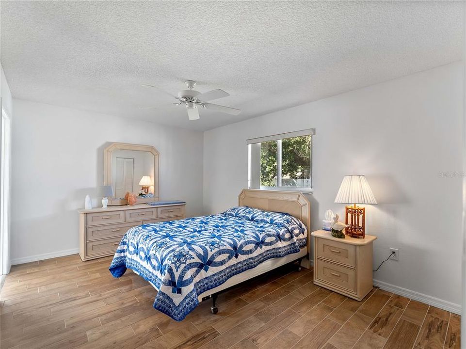 For Sale: $249,900 (2 beds, 2 baths, 1320 Square Feet)