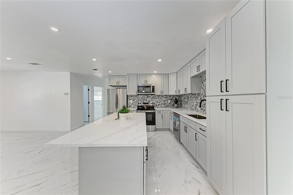 На продажу: $620,000 (5 спален, 4 ванн, 2333 Квадратных фут)