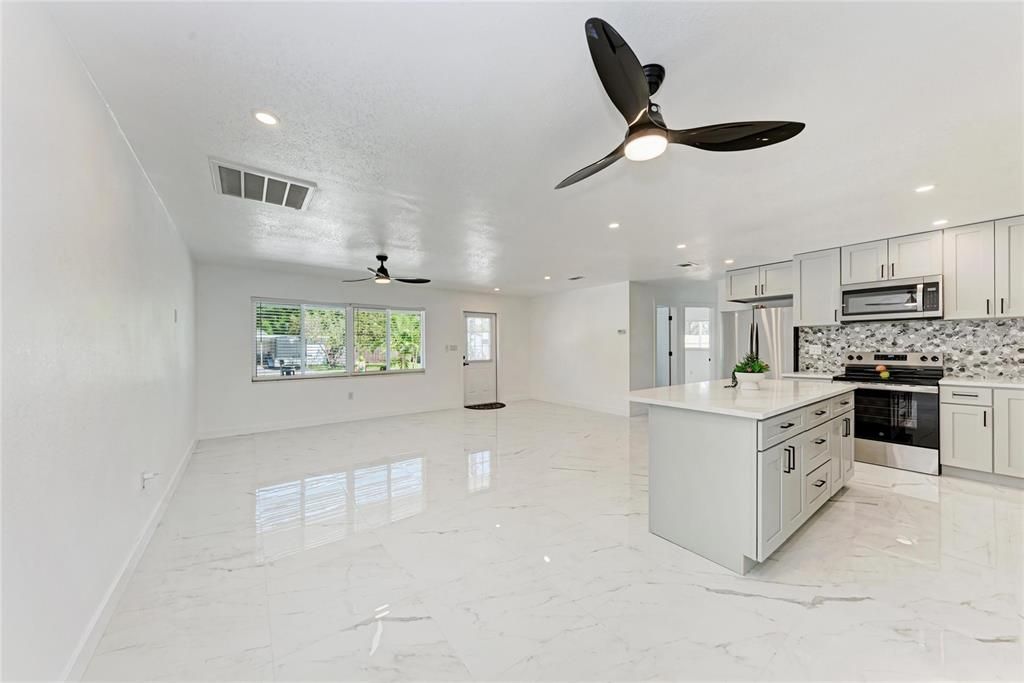 На продажу: $620,000 (5 спален, 4 ванн, 2333 Квадратных фут)