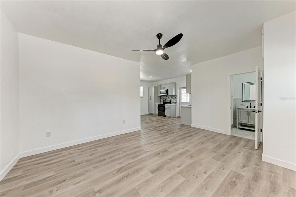 На продажу: $620,000 (5 спален, 4 ванн, 2333 Квадратных фут)