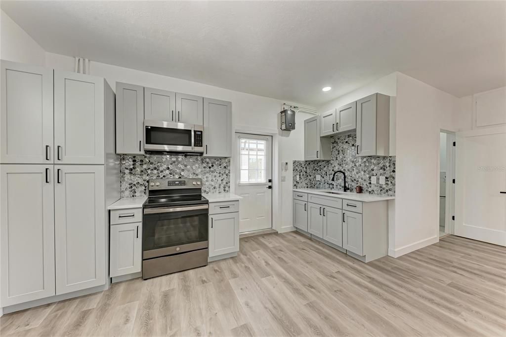 На продажу: $620,000 (5 спален, 4 ванн, 2333 Квадратных фут)