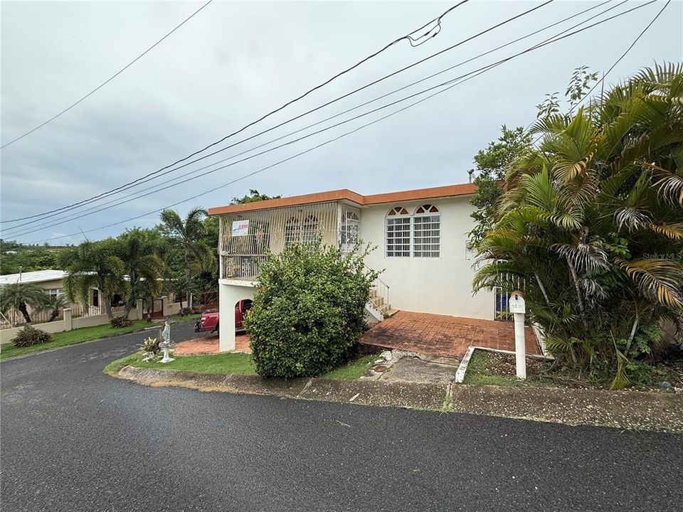 待售: $190,000 (4 贝兹, 3 浴室, 2000 平方英尺)