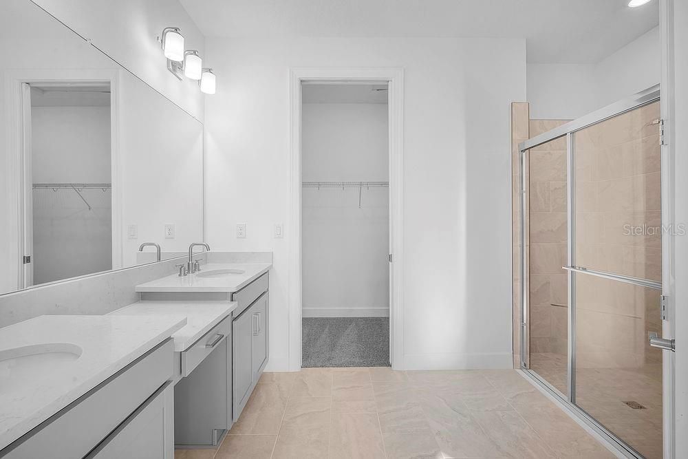 Activo con contrato: $429,999 (2 camas, 2 baños, 1689 Pies cuadrados)