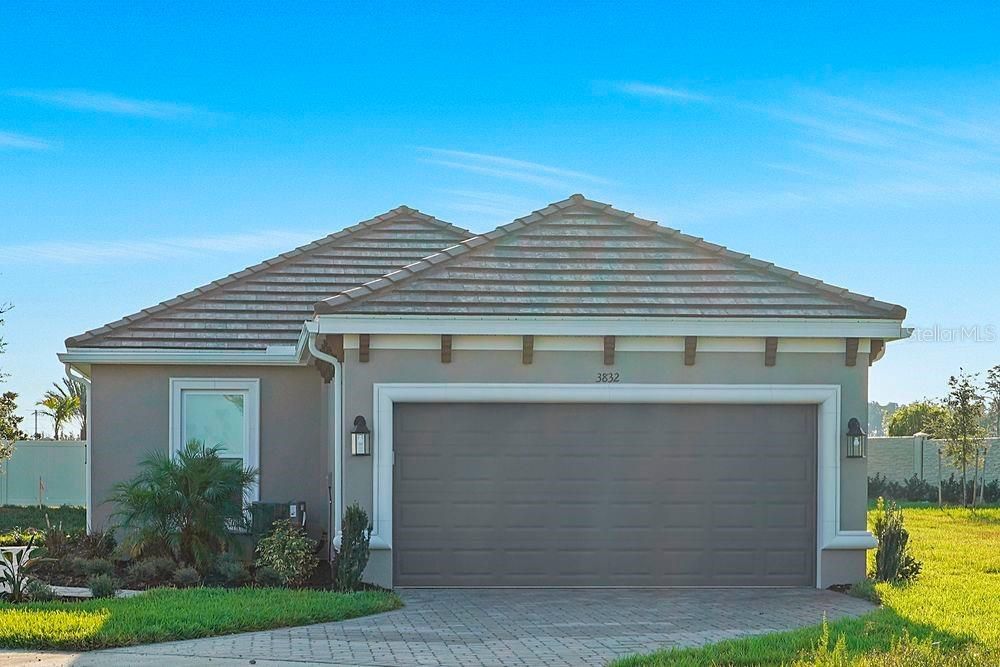 Activo con contrato: $429,999 (2 camas, 2 baños, 1689 Pies cuadrados)