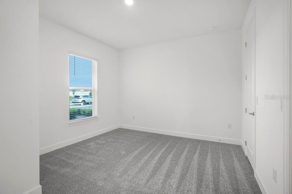 Activo con contrato: $429,999 (2 camas, 2 baños, 1689 Pies cuadrados)