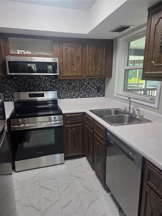 For Rent: $1,600 (2 beds, 2 baths, 1110 Square Feet)