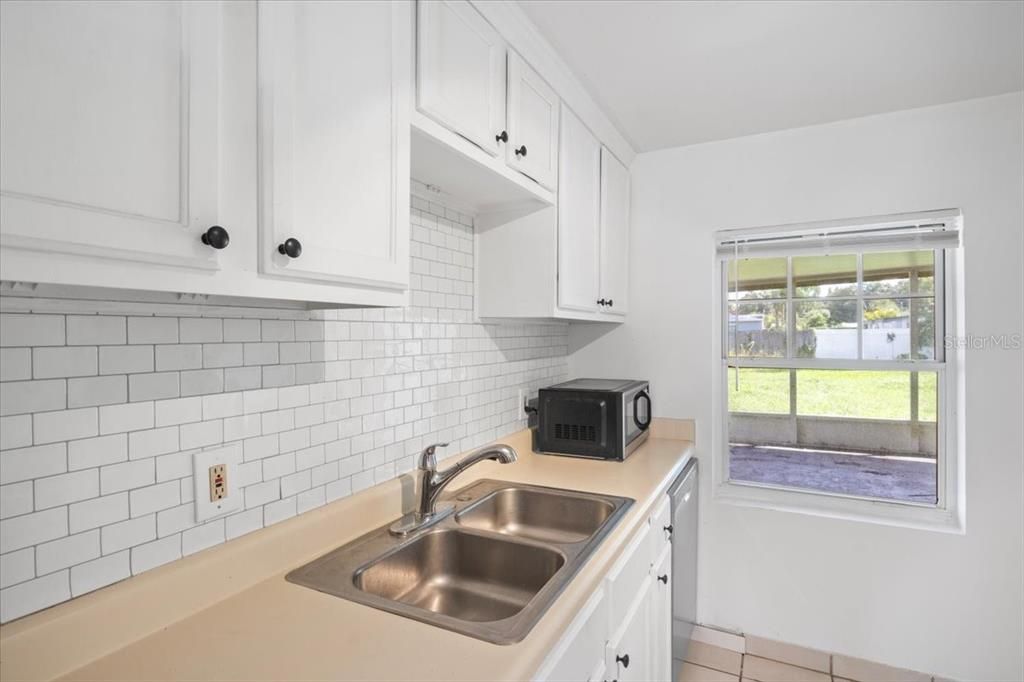 Activo con contrato: $359,900 (3 camas, 2 baños, 1283 Pies cuadrados)