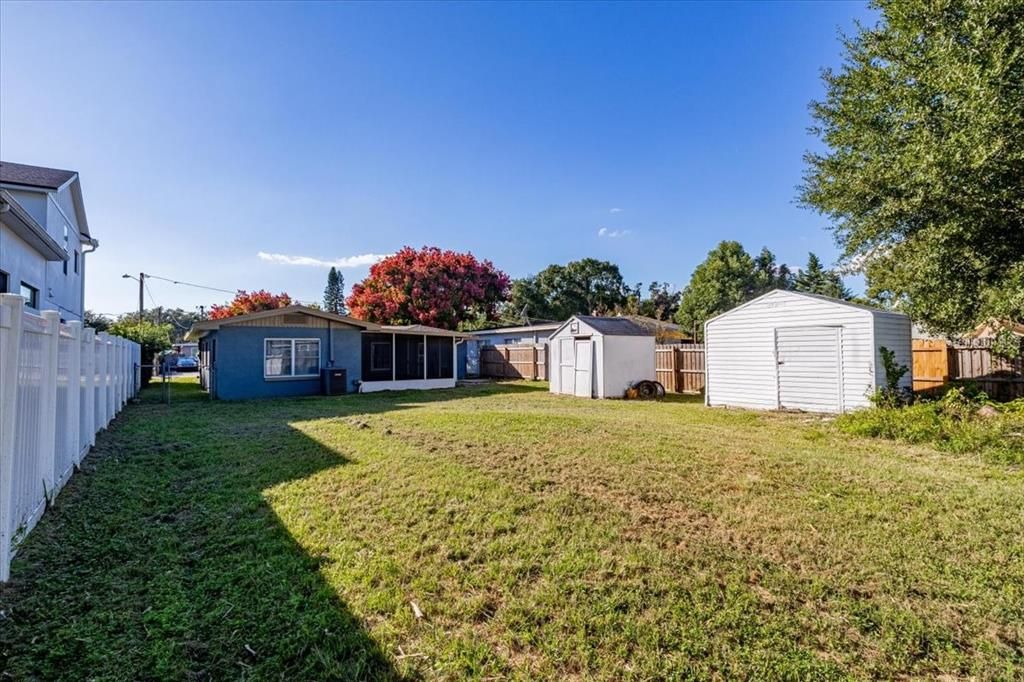 Activo con contrato: $359,900 (3 camas, 2 baños, 1283 Pies cuadrados)