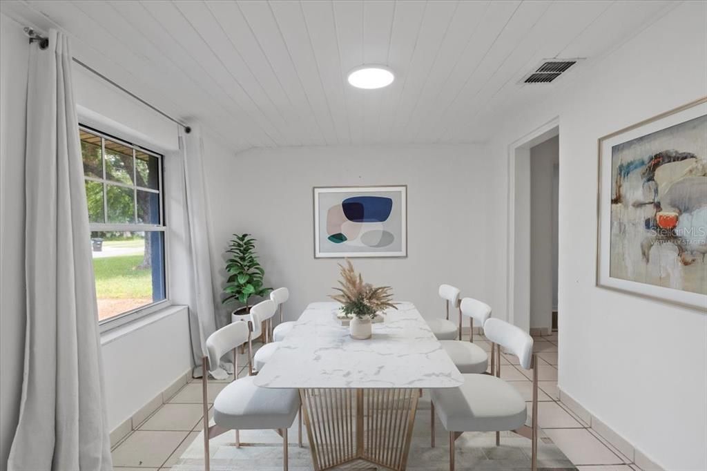 Activo con contrato: $359,900 (3 camas, 2 baños, 1283 Pies cuadrados)