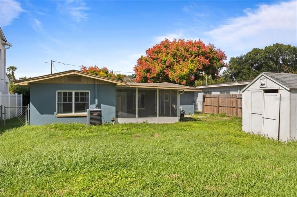 Activo con contrato: $359,900 (3 camas, 2 baños, 1283 Pies cuadrados)