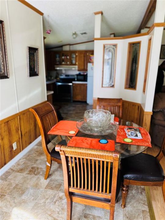 For Sale: $180,000 (3 beds, 2 baths, 1728 Square Feet)