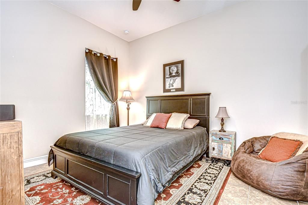 Под контрактом: $750,000 (4 спален, 3 ванн, 3213 Квадратных фут)