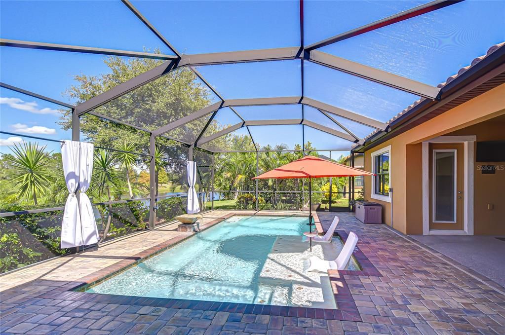 Под контрактом: $750,000 (4 спален, 3 ванн, 3213 Квадратных фут)