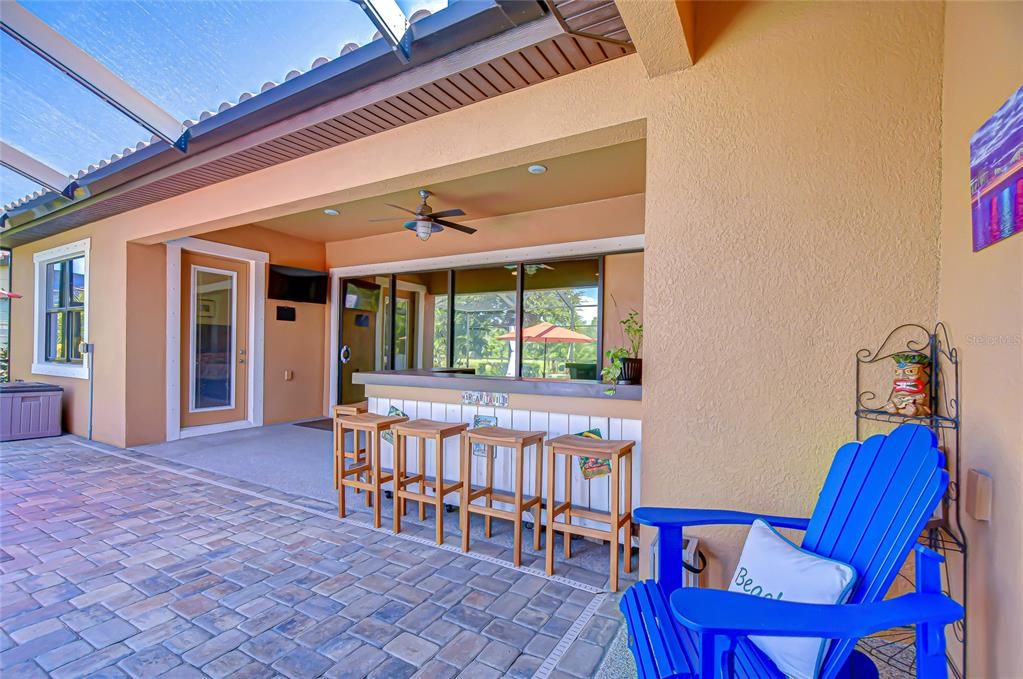 Под контрактом: $750,000 (4 спален, 3 ванн, 3213 Квадратных фут)