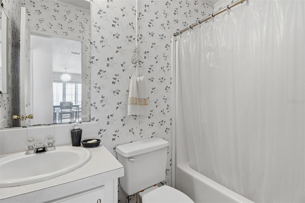 Active With Contract: $295,000 (3 beds, 3 baths, 2108 Square Feet)