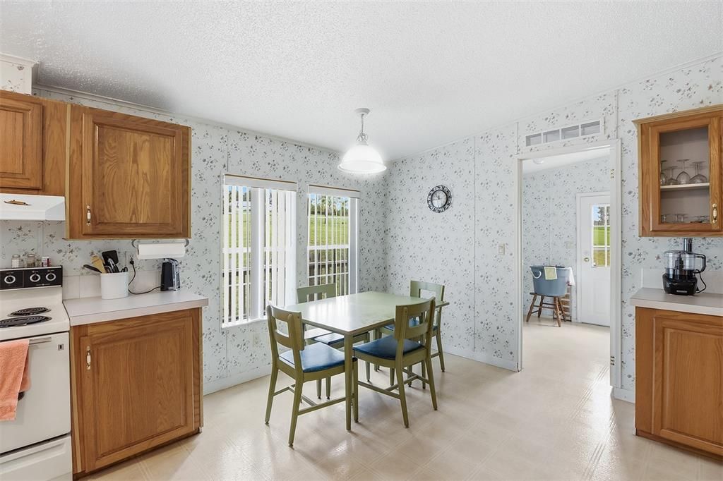 Active With Contract: $295,000 (3 beds, 3 baths, 2108 Square Feet)