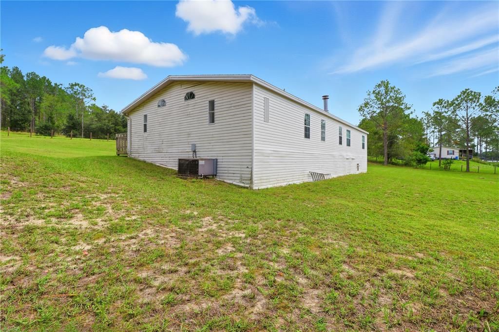 Active With Contract: $295,000 (3 beds, 3 baths, 2108 Square Feet)