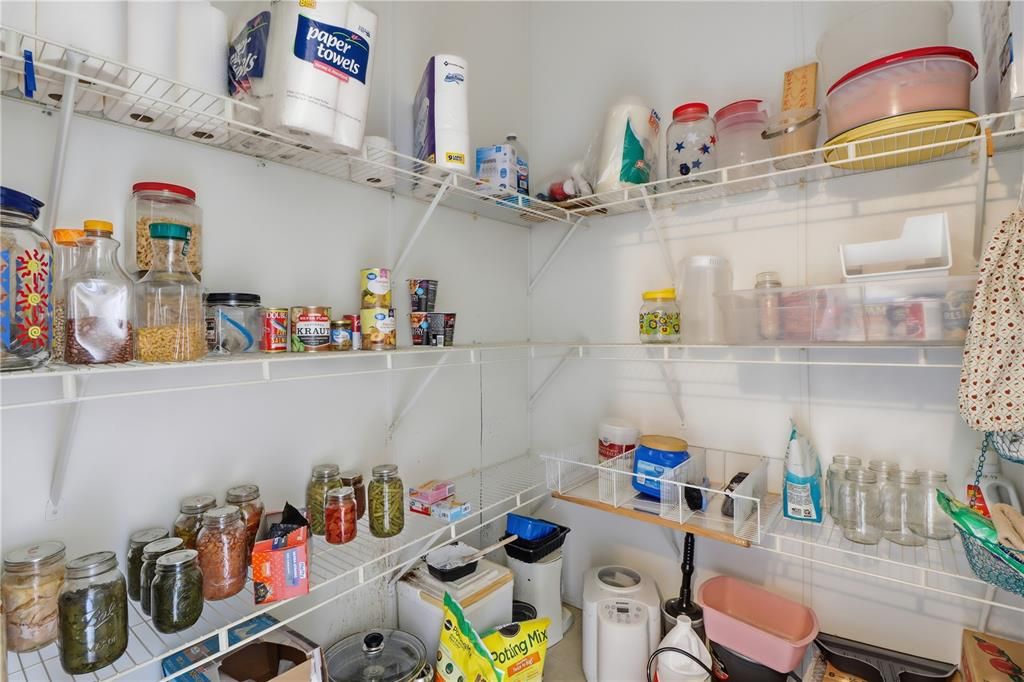 Active With Contract: $295,000 (3 beds, 3 baths, 2108 Square Feet)