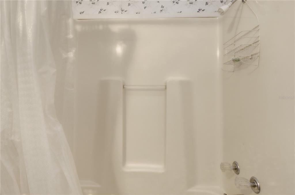 Active With Contract: $295,000 (3 beds, 3 baths, 2108 Square Feet)