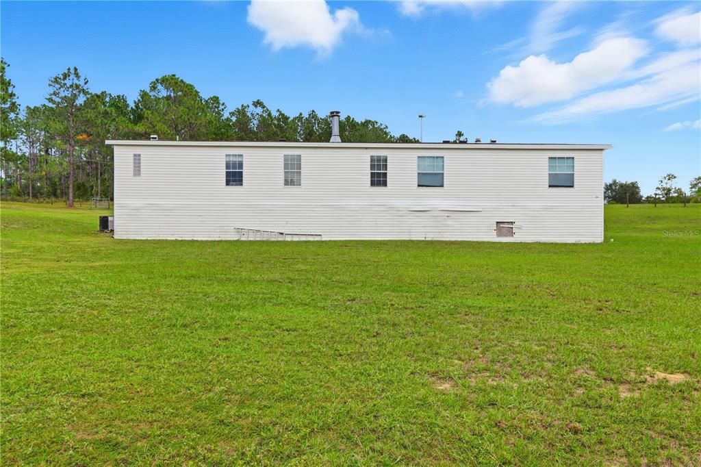 Active With Contract: $295,000 (3 beds, 3 baths, 2108 Square Feet)