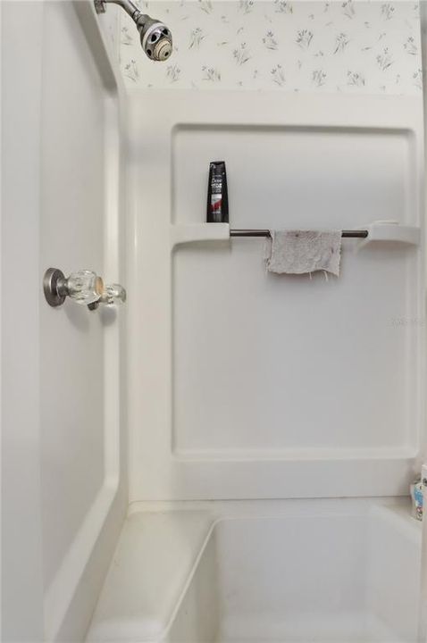 Active With Contract: $295,000 (3 beds, 3 baths, 2108 Square Feet)