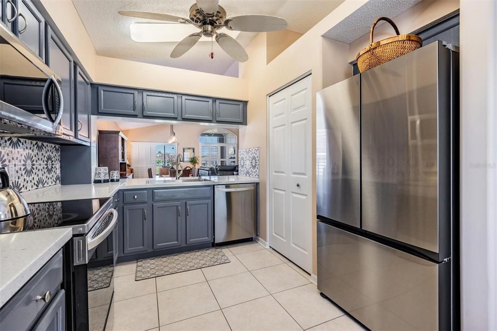 Active With Contract: $399,000 (3 beds, 2 baths, 1793 Square Feet)