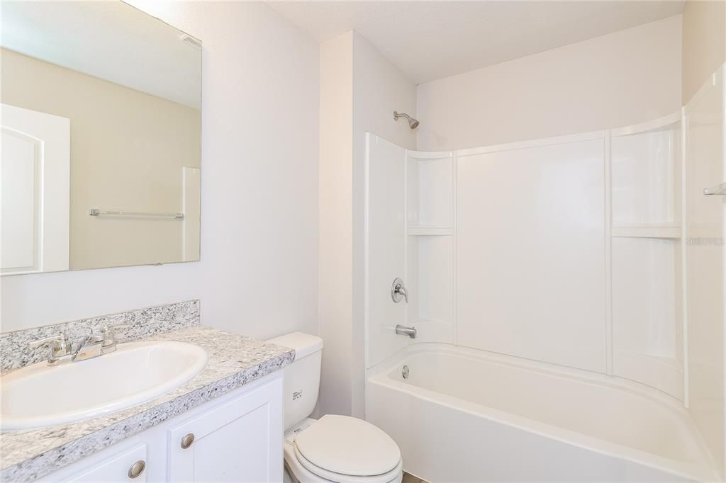 For Rent: $1,725 (4 beds, 2 baths, 1414 Square Feet)