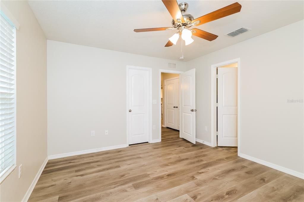 For Rent: $1,725 (4 beds, 2 baths, 1414 Square Feet)