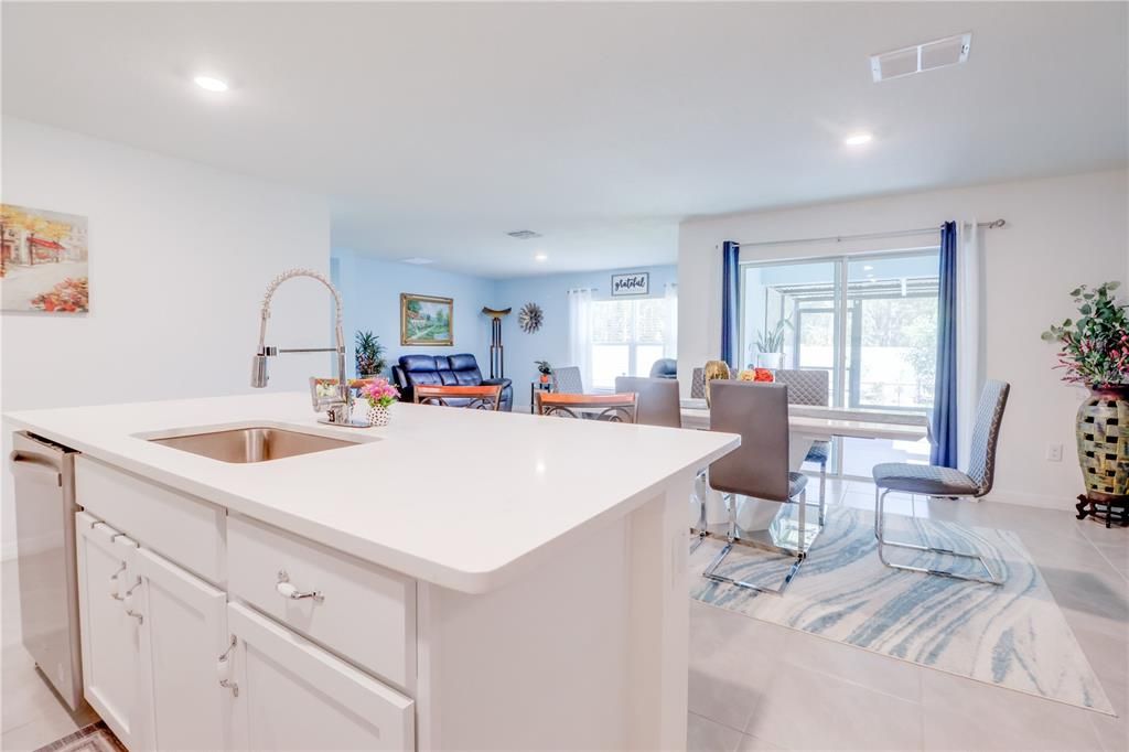 For Sale: $312,000 (4 beds, 2 baths, 1828 Square Feet)