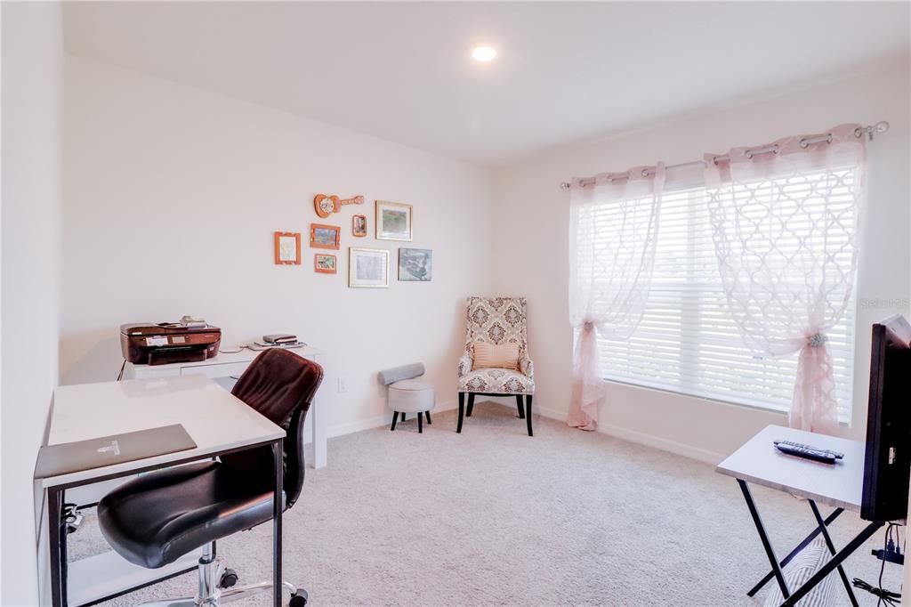 For Sale: $312,000 (4 beds, 2 baths, 1828 Square Feet)