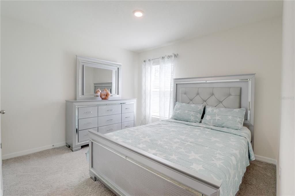 For Sale: $312,000 (4 beds, 2 baths, 1828 Square Feet)