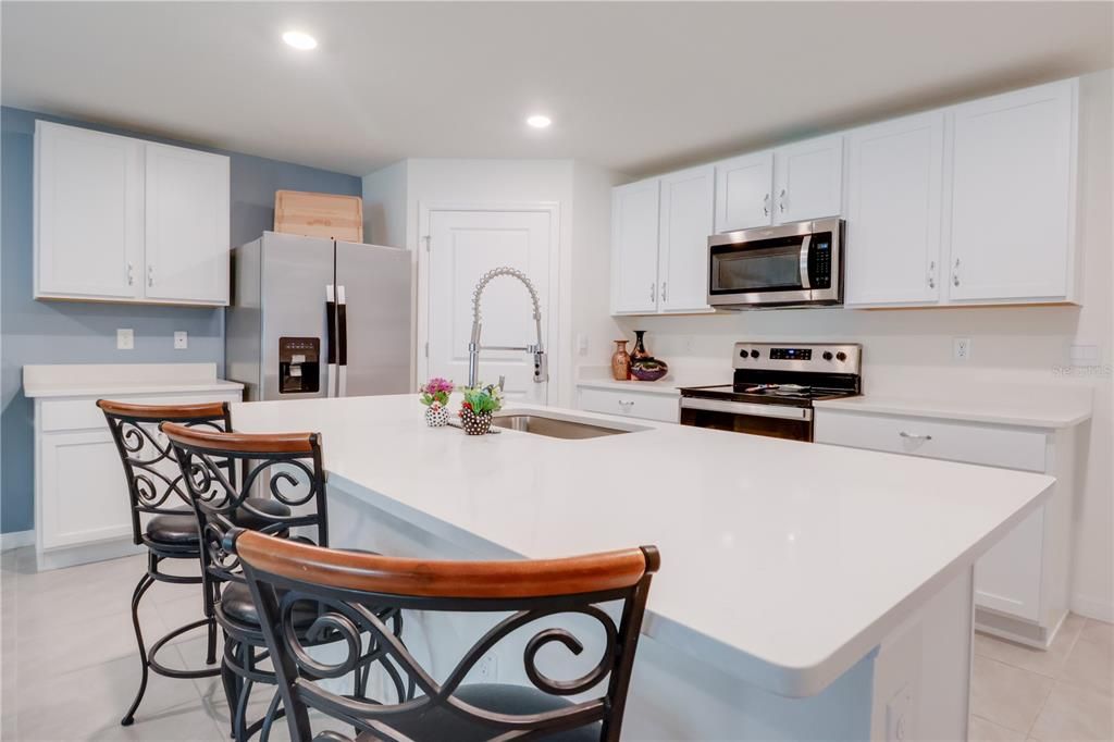 For Sale: $312,000 (4 beds, 2 baths, 1828 Square Feet)