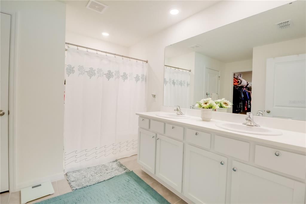 For Sale: $312,000 (4 beds, 2 baths, 1828 Square Feet)