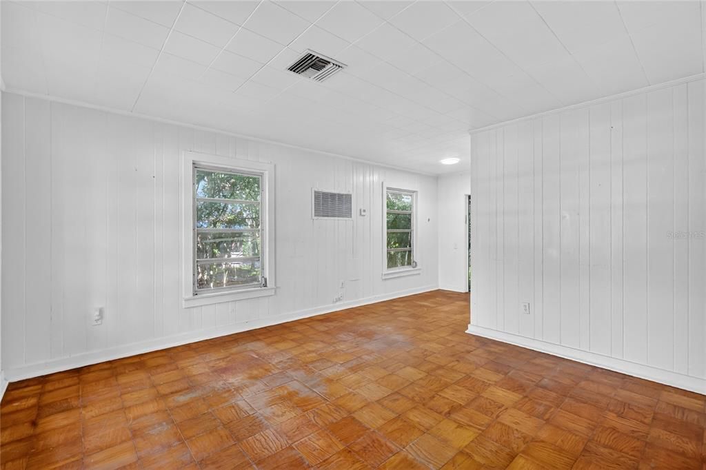 For Sale: $224,900 (3 beds, 2 baths, 1550 Square Feet)