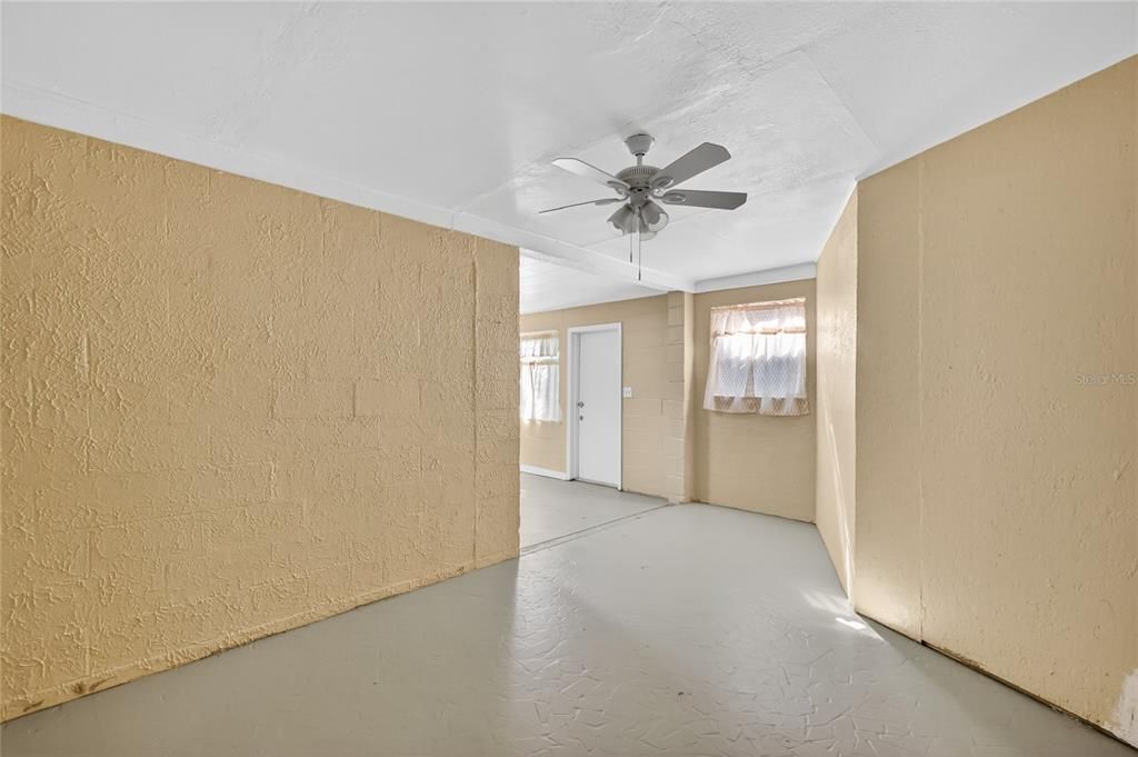 For Sale: $224,900 (3 beds, 2 baths, 1550 Square Feet)