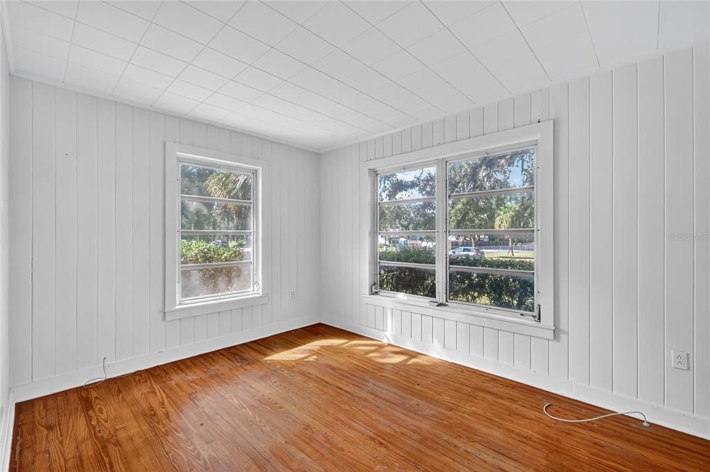 For Sale: $224,900 (3 beds, 2 baths, 1550 Square Feet)