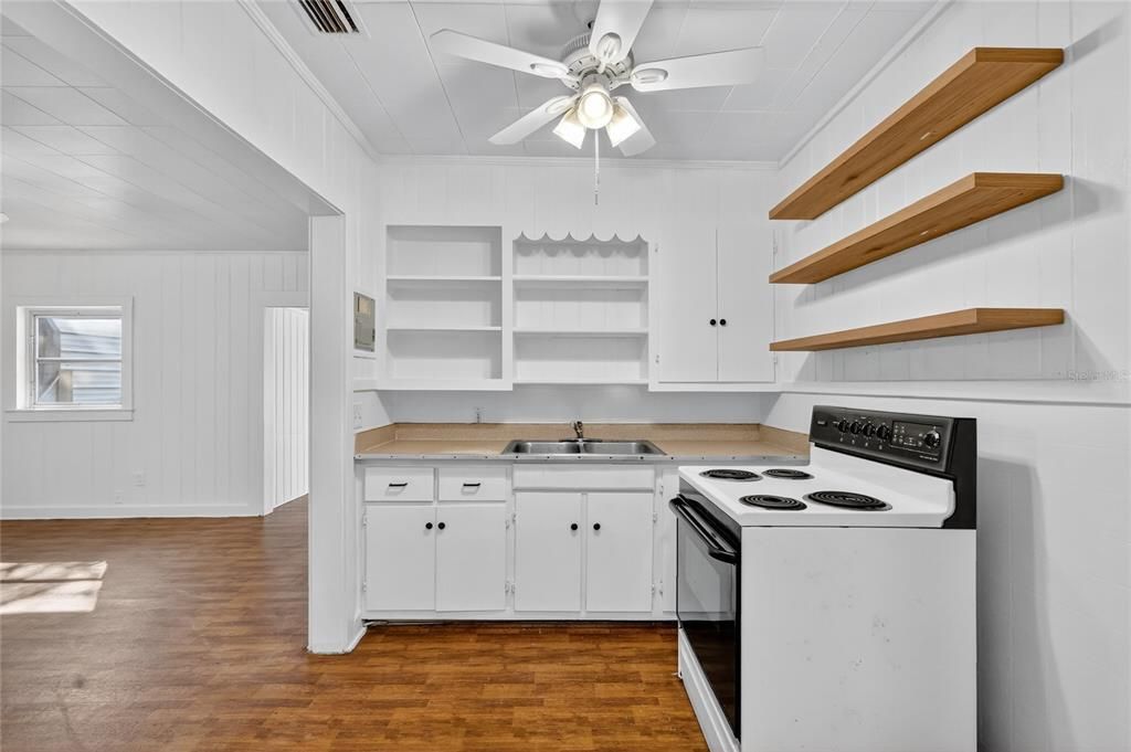 For Sale: $224,900 (3 beds, 2 baths, 1550 Square Feet)