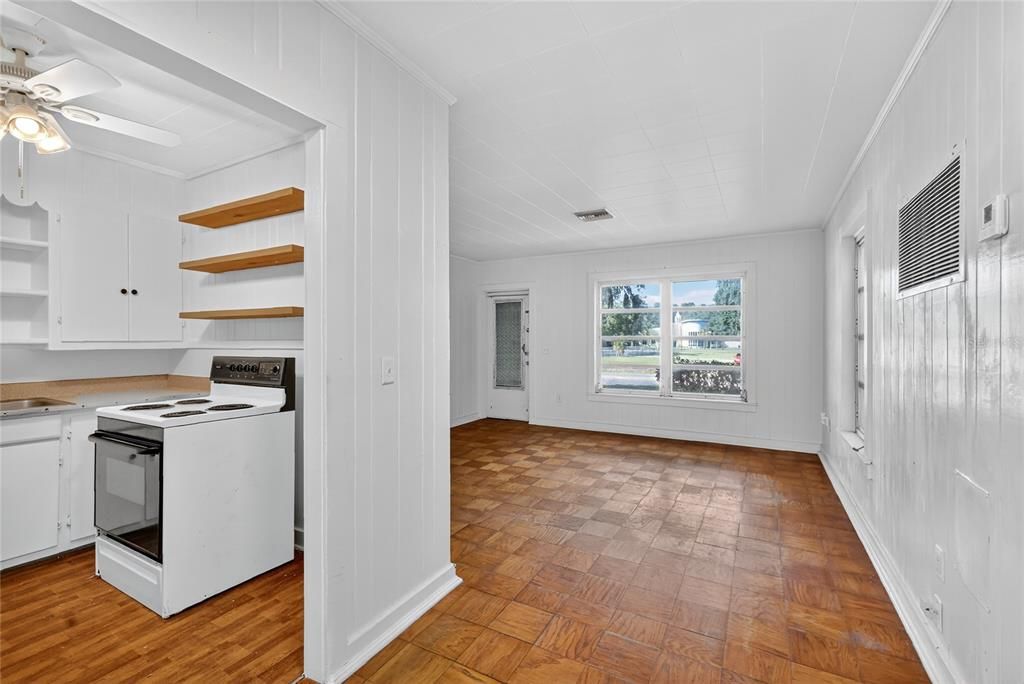 For Sale: $224,900 (3 beds, 2 baths, 1550 Square Feet)