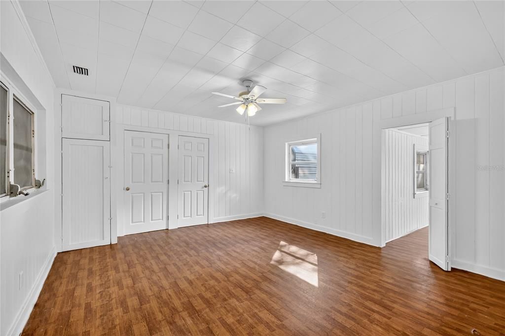 For Sale: $224,900 (3 beds, 2 baths, 1550 Square Feet)