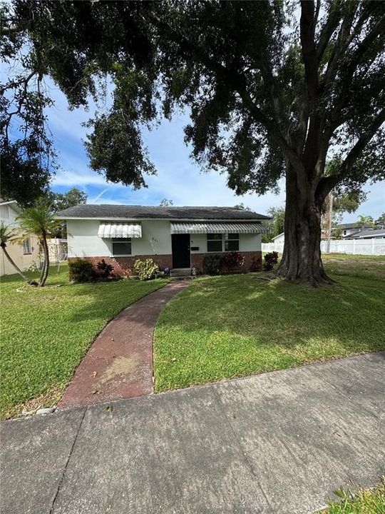 最近售出: $301,000 (3 贝兹, 3 浴室, 1335 平方英尺)