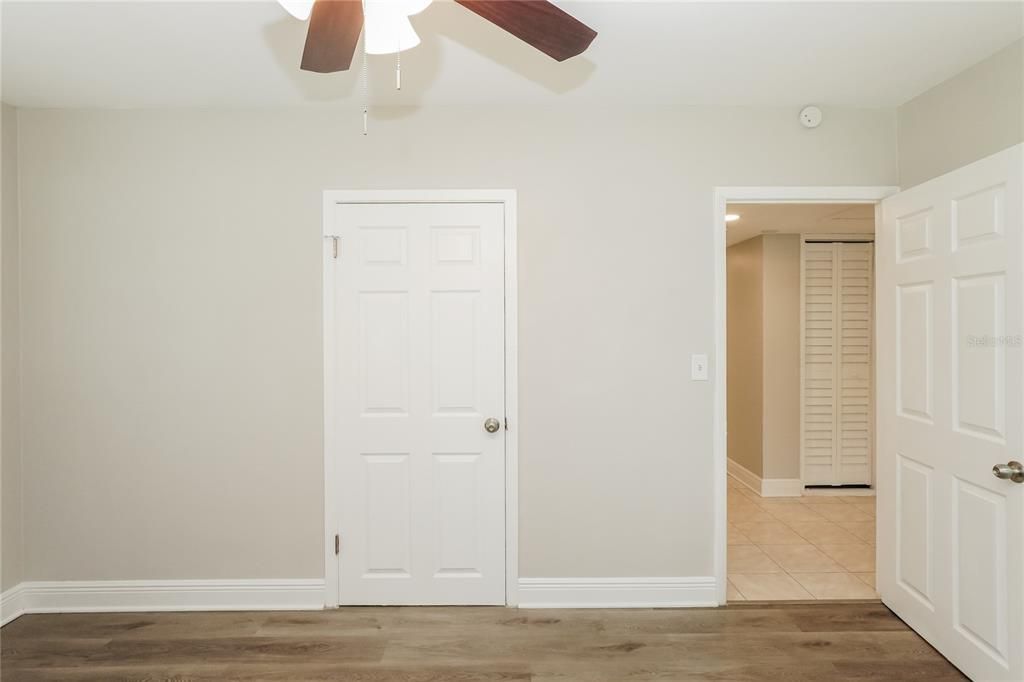 合同活跃: $1,935 (3 贝兹, 1 浴室, 1302 平方英尺)