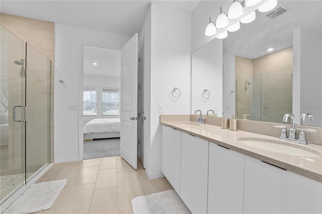 待售: $450,000 (4 贝兹, 2 浴室, 1910 平方英尺)