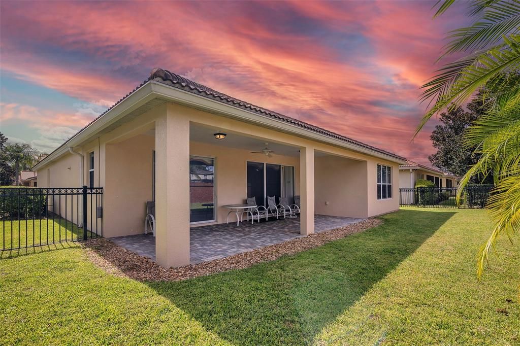 En Venta: $715,000 (3 camas, 3 baños, 2487 Pies cuadrados)