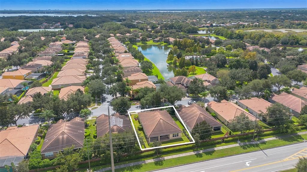 En Venta: $715,000 (3 camas, 3 baños, 2487 Pies cuadrados)