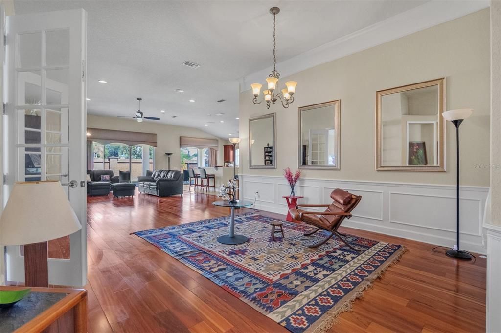 En Venta: $715,000 (3 camas, 3 baños, 2487 Pies cuadrados)