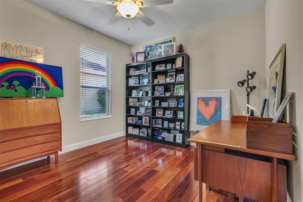 En Venta: $715,000 (3 camas, 3 baños, 2487 Pies cuadrados)