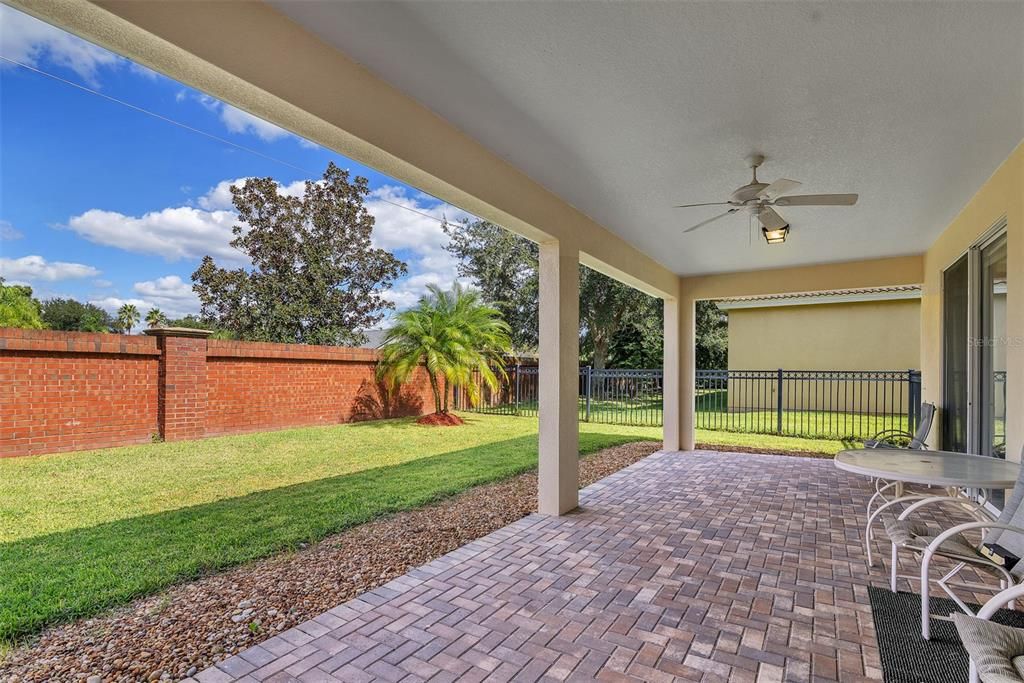 En Venta: $715,000 (3 camas, 3 baños, 2487 Pies cuadrados)