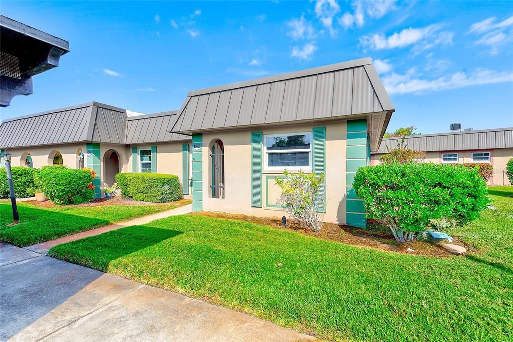 For Sale: $125,000 (2 beds, 2 baths, 1050 Square Feet)